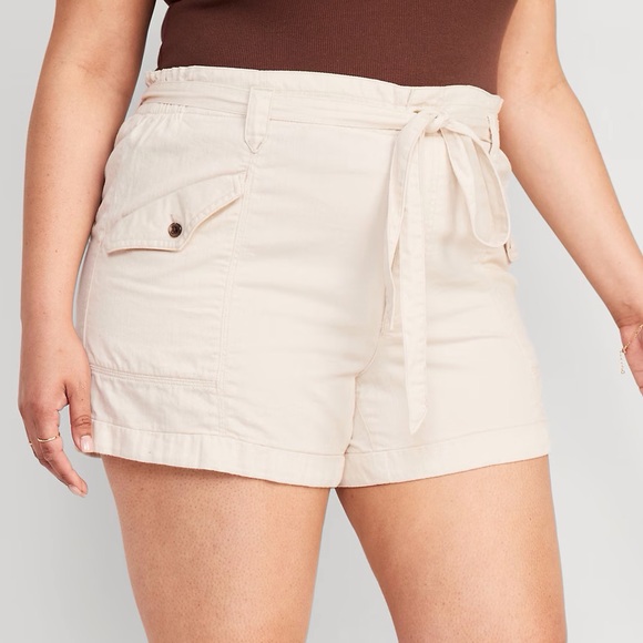 Old Navy Women 3X Ivory Extra High-Waisted Tie-Front Cargo Shorts 4” Inseam - Picture 1 of 10